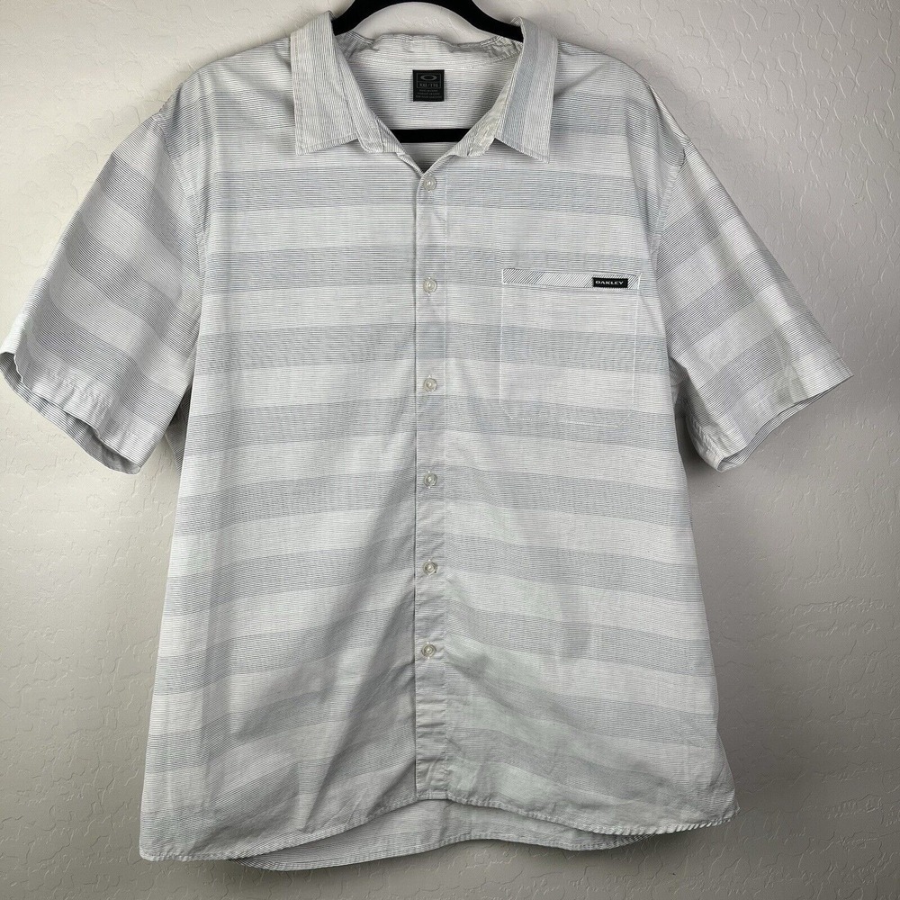 Oakley Shirt‎ Men's XXL Gray Striped Button Up Short Sleeve Outdoor  Pocket